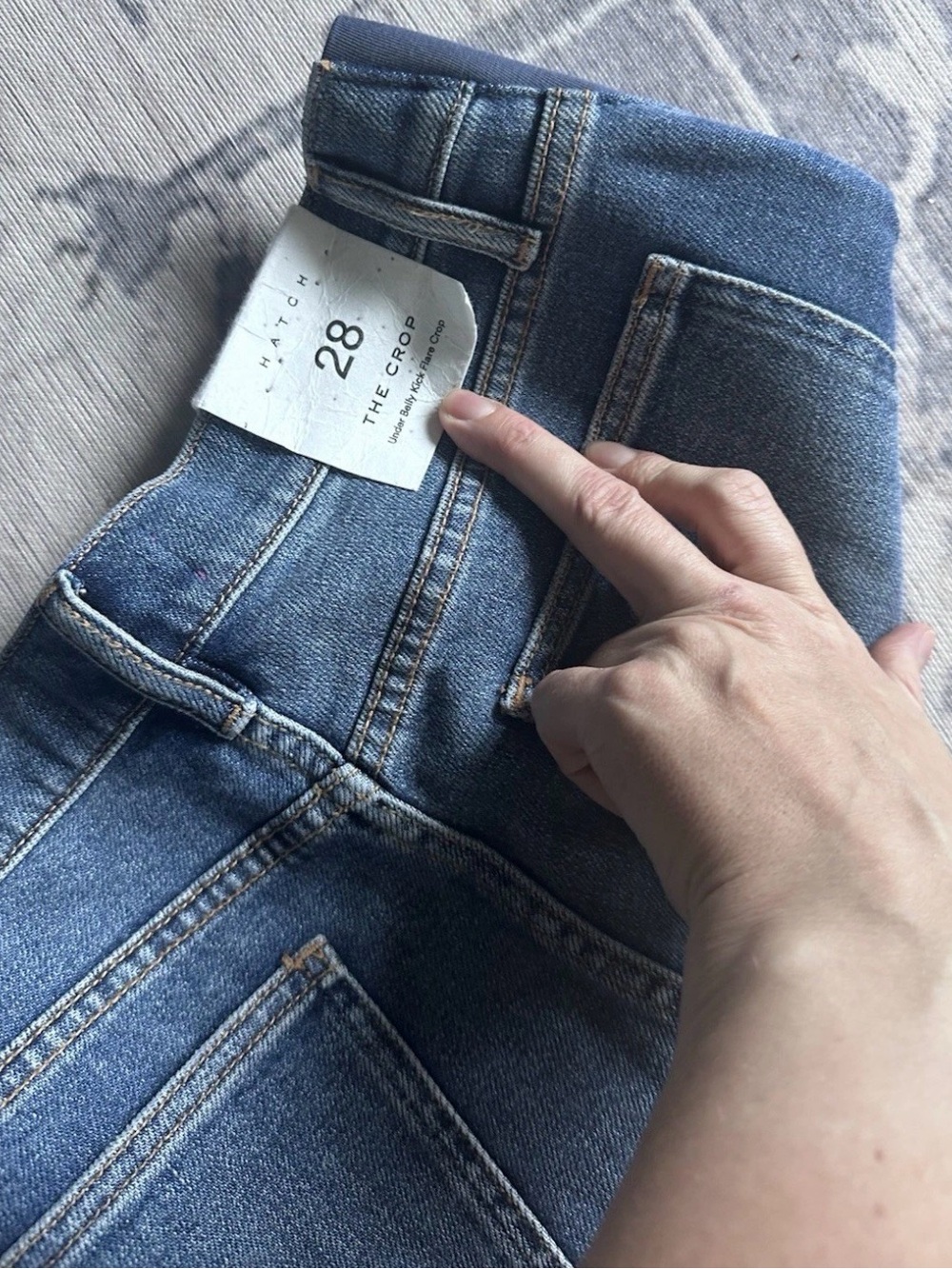 Hatch Women’s Blue Denim Jeans NWT HATCH The Crop Under Belly Kick Flare Matern - Picture 4 of 6